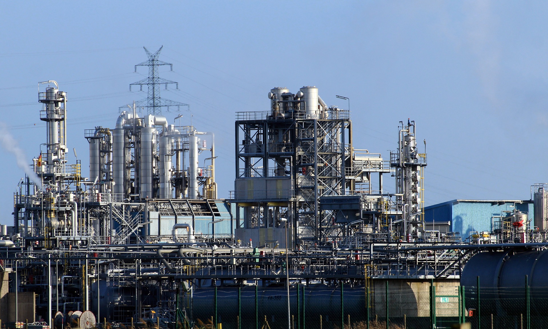 Méthane : l&rsquo;industrie fossile poursuit ses émissions record en 2023