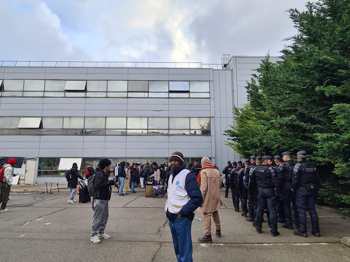 Expulsion des 450 habitant·es du squat de Vitry ce matin!