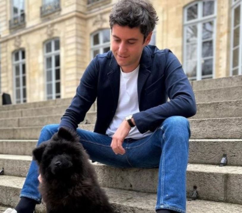 Emmanuel Macron refuse la démission de Gabriel Attal et lui demande de rester 1er ministre afin  » d&rsquo;assurer la stabilité du pays « .