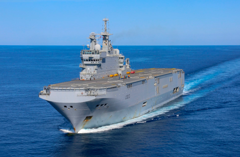 La marine française déploie l&rsquo;un de ses navires d&rsquo;assaut amphibie de classe Mistral en Méditerranée orientale par  » mesure de précaution « , au cas où l&rsquo;évacuation de ressortissants français du Liban serait ordonnée.