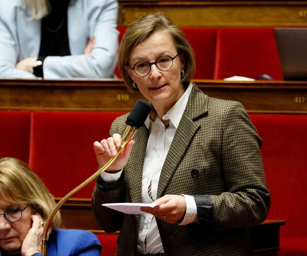 La députée macroniste Stella Dupont quitte le groupe macroniste pour des désaccords de fond et dénonce « l’emprise du RN sur le gouvernement » et pointe des désaccords sur la sur la justice fiscale