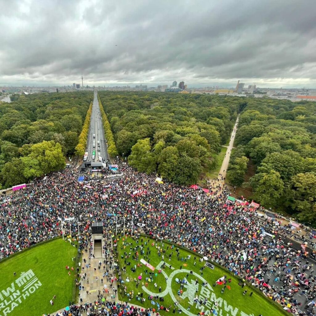 Berlin en ébullition : des dizaines de milliers manifestent pour la paix !