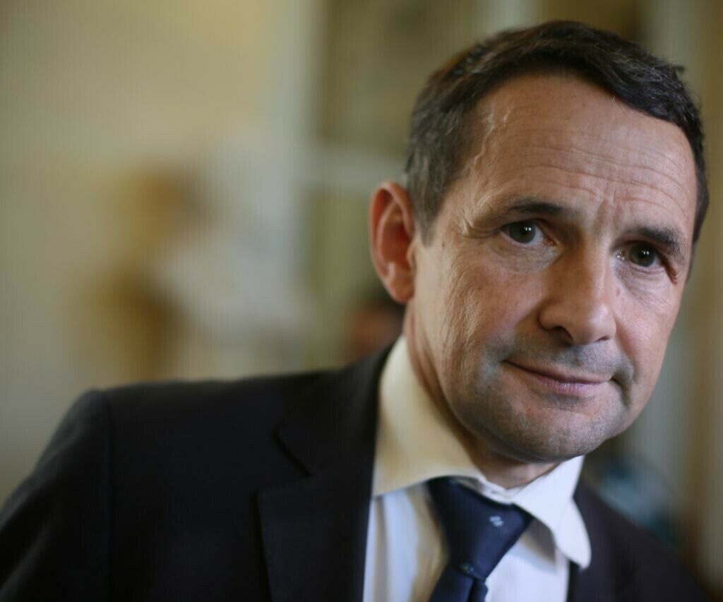 L&rsquo;ex-secrétaire d&rsquo;État Mandon a été condamné à un an de prison avec sursis et 22 000 euros d&rsquo;amende, pour avoir détourné des fonds  lorsqu&rsquo;il dirigeait la Cité du design de Saint-Étienne. Il a aussi été condamné également à cinq ans d&rsquo;inéligibilité.