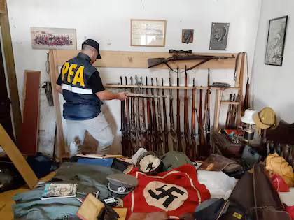 Un arsenal d&rsquo;armes nazi a été découvert lors d&rsquo;une perquisition dans une maison de Buenos Aires, en Argentine.