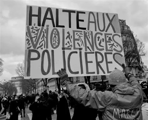 Un policier a été condamné à 15 mois de prison avec sursis et 5 ans d&rsquo;interdiction professionnelle, pour avoir harcelé des collègues musulmans :  » Bougnoule « ,  » bicot « 