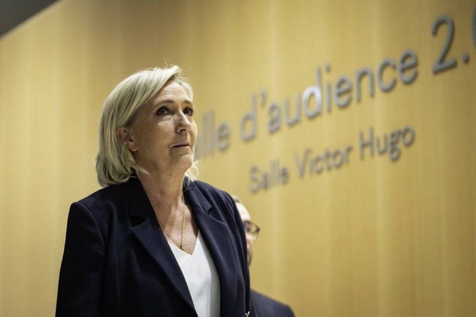 Une enquête a été ouverte suite à des menaces de mort venant visiblement de l&rsquo;extrême droite, contre les deux procureurs et les juges du procès de Marine Le Pen, pour détournement de fonds publics
