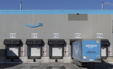 Amazon quitte le Québec et vire 1 900 travailleurs, sur fond de début de syndicalisation