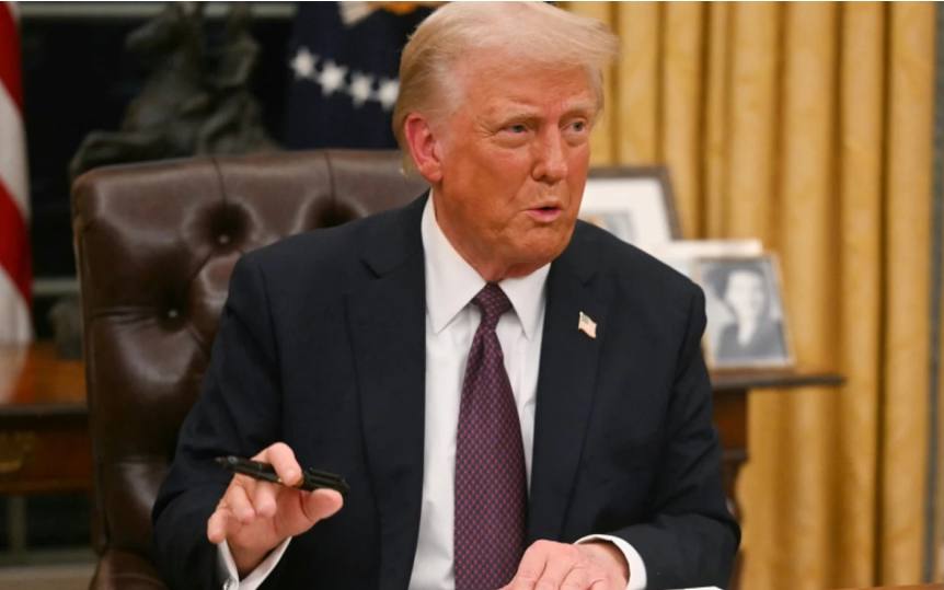 Trump cogne encore – Il claque la porte du Conseil des droits de l&rsquo;homme et coupe les vivresde l&rsquo;agence de secours pour Gaza de l&rsquo;ONU. Enfin rien d&rsquo;étonnant pour pays construit sur un génocide et dont la puissance s&rsquo;est bâti sur l&rsquo;esclavage