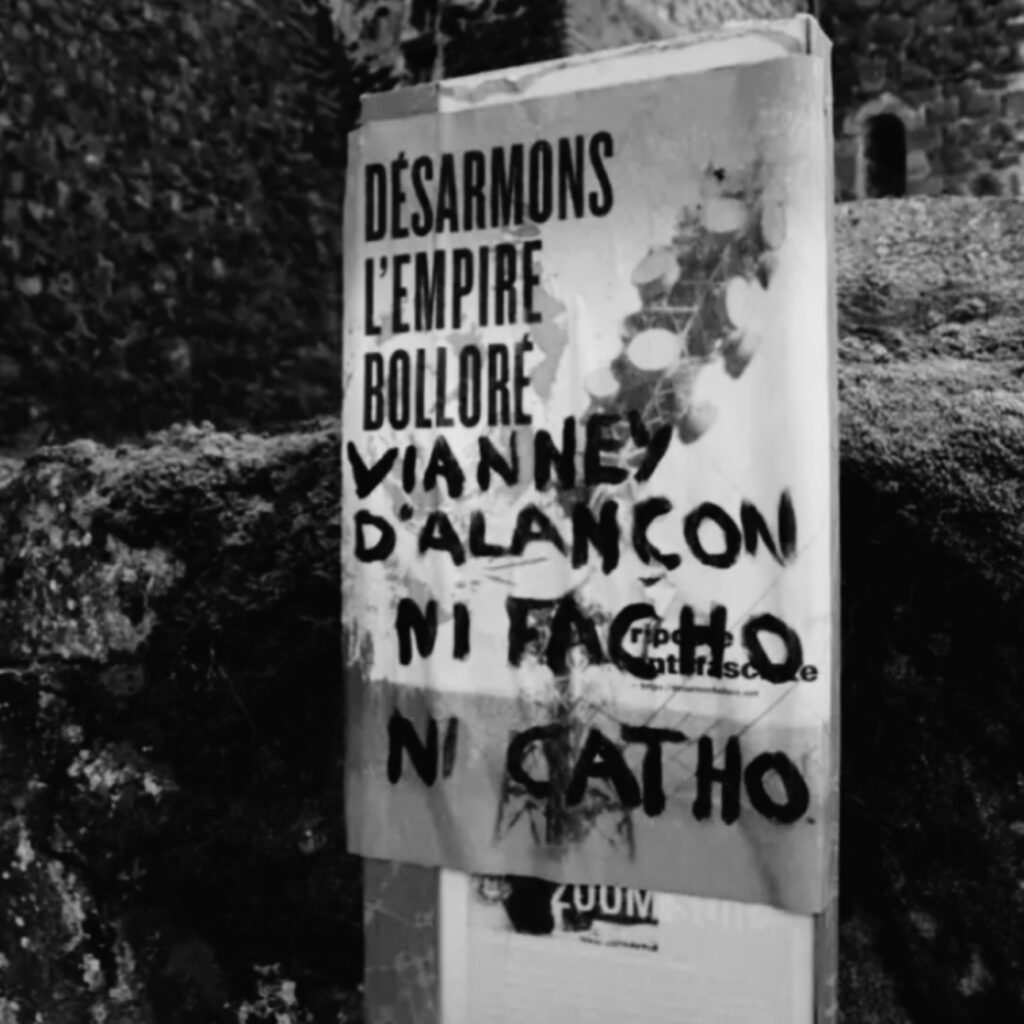 « Ni facho, ni catho, ni château » : la riposte s&rsquo;affiche