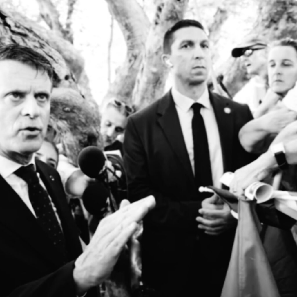 Nouvelle-Calédonie : Valls hué, la tension monte sur l’archipel