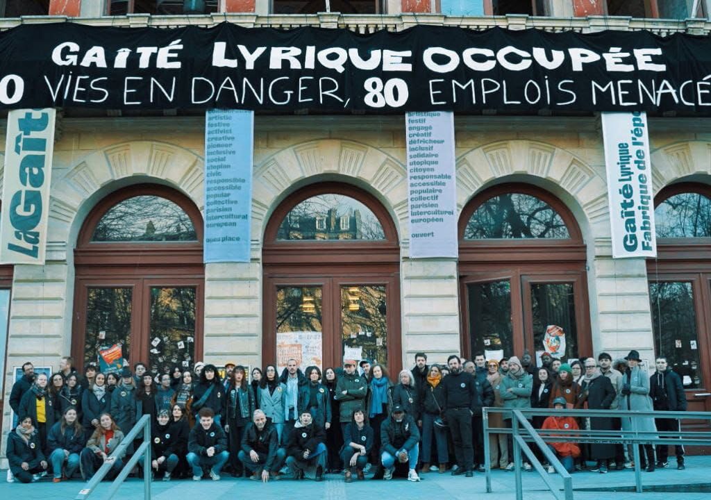 Rassemblement le 28 février devant le théâtre La Gaité lyrique à Paris pour le maintien des 80 emplois menacés,