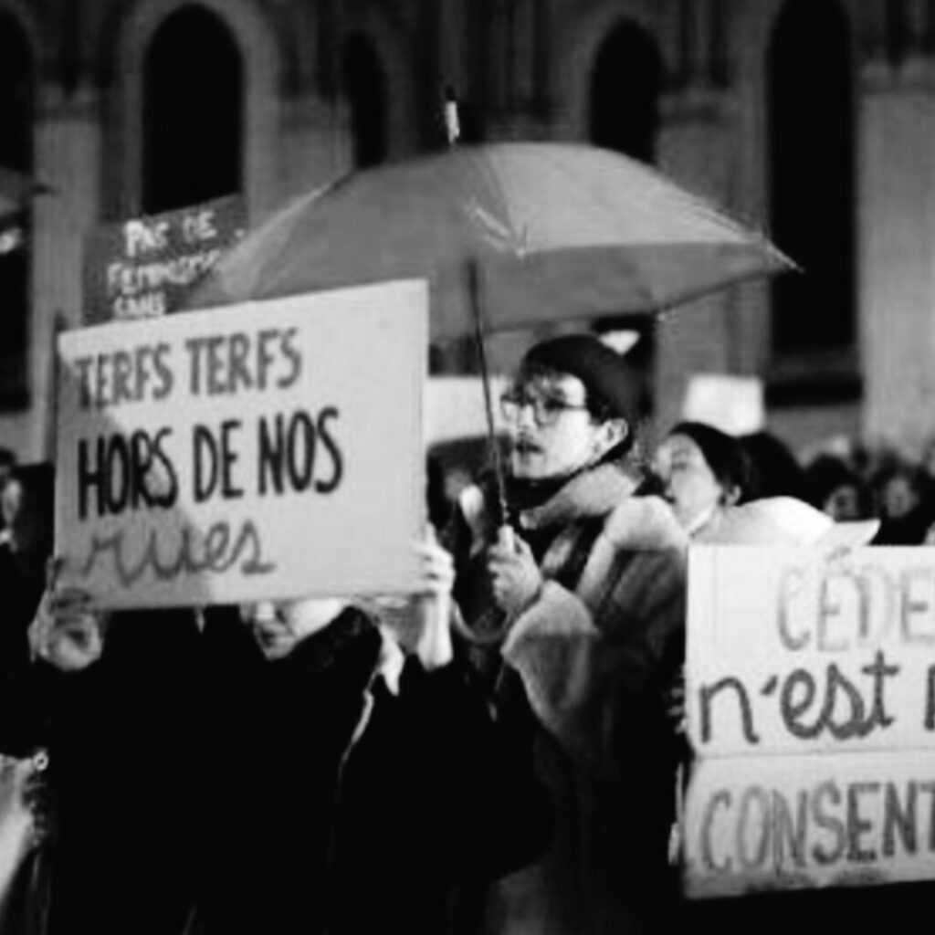 Marche nocturne féministe interdite à Paris