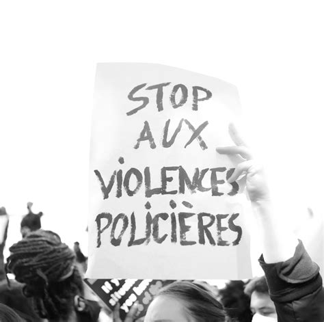 Déjà condamnés dans une affaire de violence, deux flics parisiens ont été condamné à plusieurs mois de prison avec survie, pour avoir frappé des jeunes qui sortaient d&rsquo;un bar