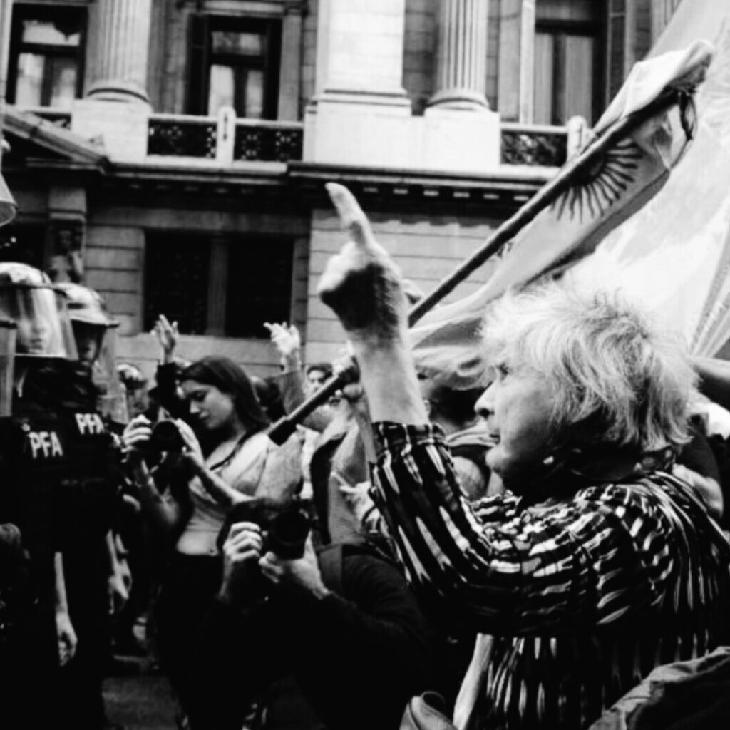 Révoltes en chaîne : Les peuples du monde debout contre l’autoritarisme