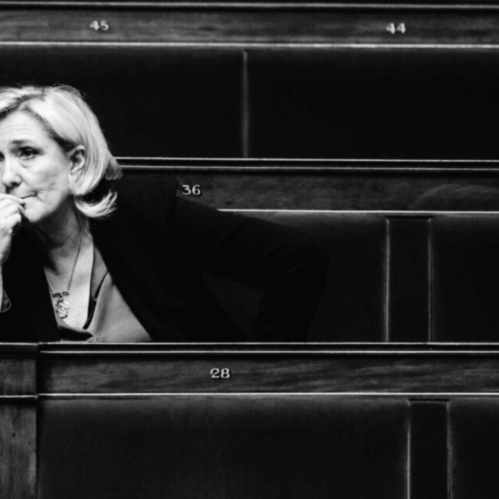 Carrière politique terminé pour Le Pen?  Elle comdamné a une peine de 5 ans d&rsquo;inegibilité avec exécution provisoire.