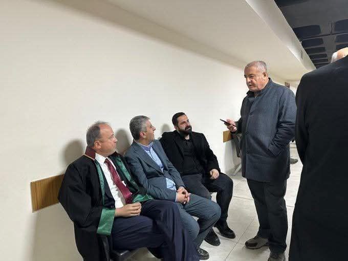 Les autorités turques ont arrêté Aslan Uzun, chef de l&rsquo;association alévie de Yesilkent à Istanbul, alors qu&rsquo;il se rendait au tribunal de Küçükçekmece pour déposer une plainte pénale contre le gouvernement syrien du HTS.
