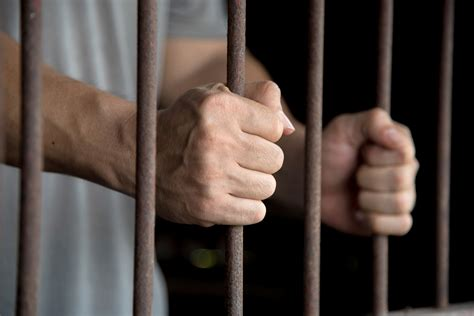 Les taules fument, les ministres s’affolent