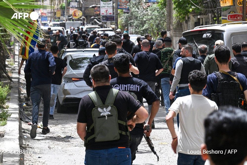 Syrie : 16 membres des forces syrienne ont été tués dans des violences confessionnelles dans la nuit à Sahnaya, près de Damas, a annoncé le ministère syrien de l&rsquo;Intérieur, au 2e jour d&rsquo;affrontements entre des groupes liés au pouvoir et les druzes