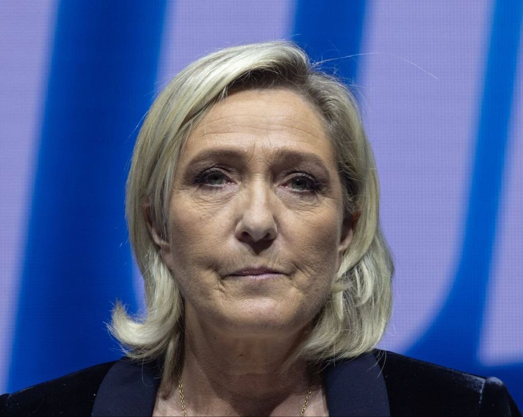 La cour d&rsquo;appel de Paris envisage un nouveau procès contre Marine Le Pen, « avec une décision à l&rsquo;été 2026 »