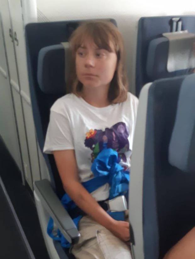 Quatre des 12 militants du navire  » Madleen « , dont Greta Thunberg, auraient embarqué dans un avion et quitteraient Israël