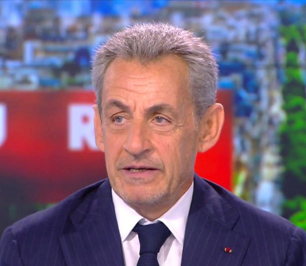 L&rsquo;ancien président Nicolas Sarkozy a été exclu de la Légion d&rsquo;honneur après sa condamnation, devenue définitive, à un an de prison ferme pour corruption dans l&rsquo;affaire des écoutes, selon un arrêté publié dimanche au Journal officiel.