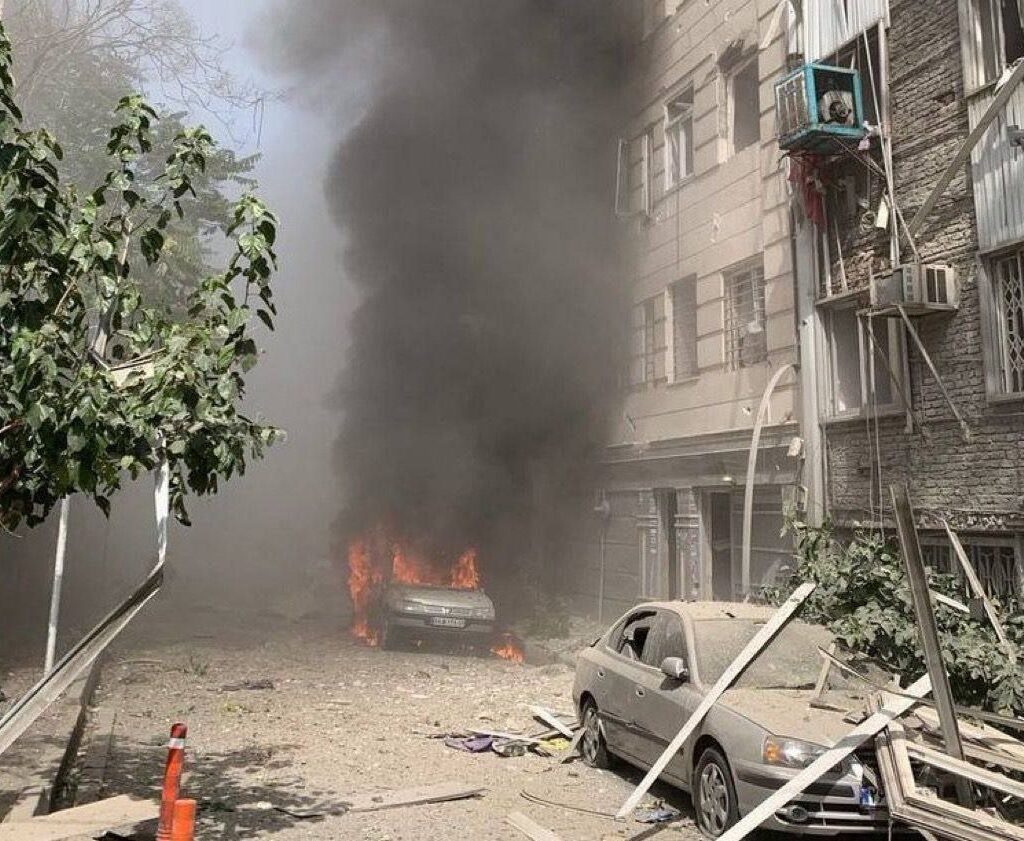 Multiple attentat à la voiture piégée à Téhéran contre les scientifiques iraniens