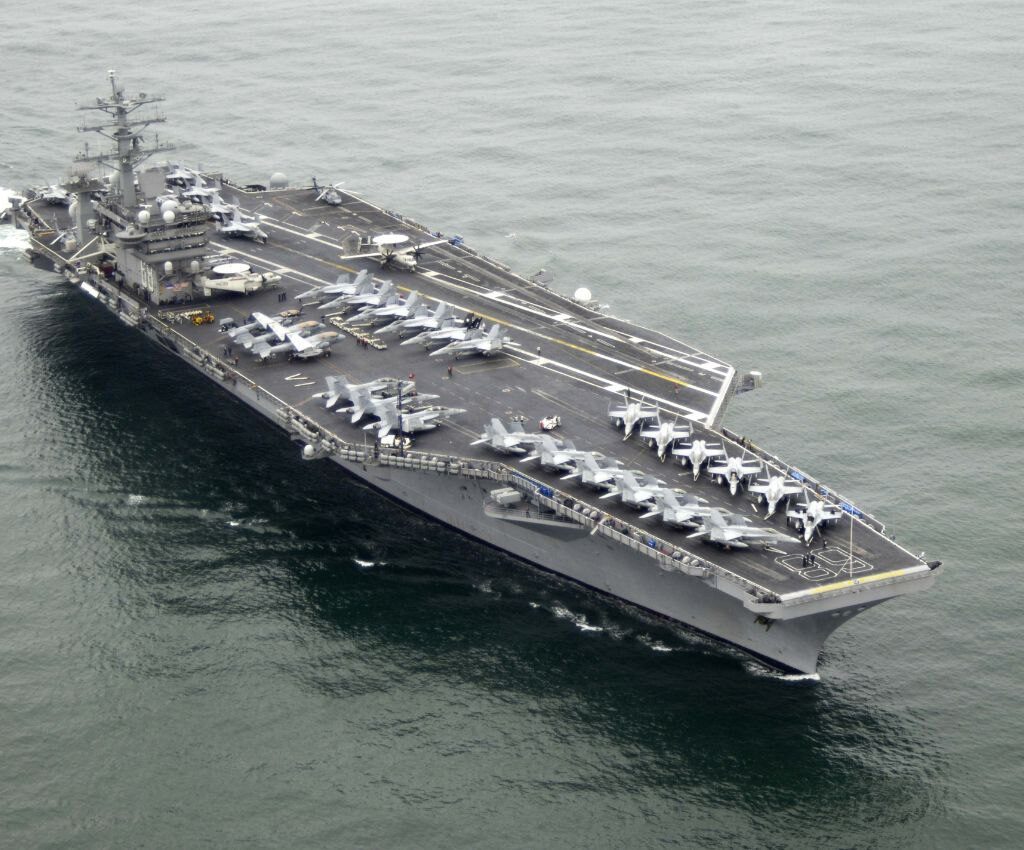 Le porte-avions américain USS Nimitz et son équipe d&rsquo;attaque sont actuellement en route vers le Moyen-Orient.